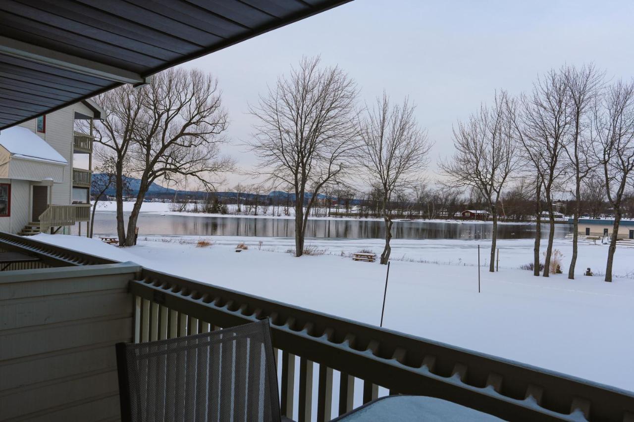 Magog Waterfront Condo Bagian luar foto