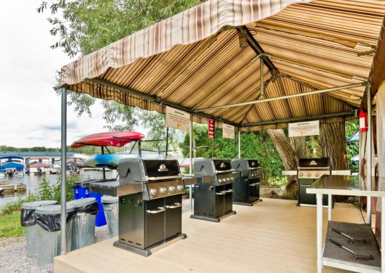 Magog Waterfront Condo Bagian luar foto